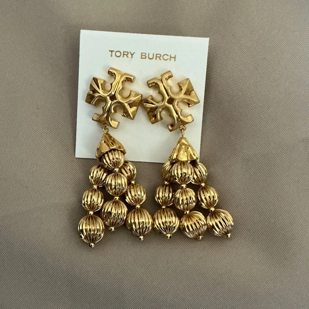 Tory Burch Gold Logo Beaded Tassel Statement Drop Earrings absolutely stunning 🤩 - Picture 3 of 4